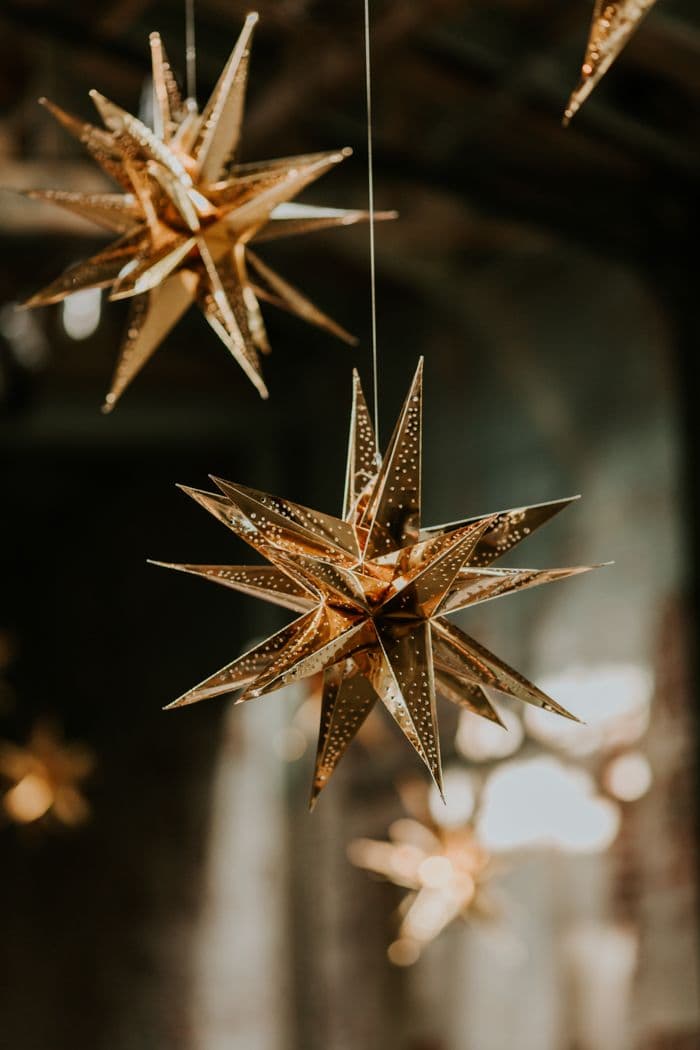 Detalle de estrellas doradas